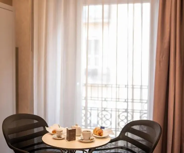 فندق مبيت وإفطار Il Divino نابولي