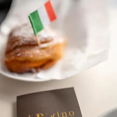 Il Divino נאפולי