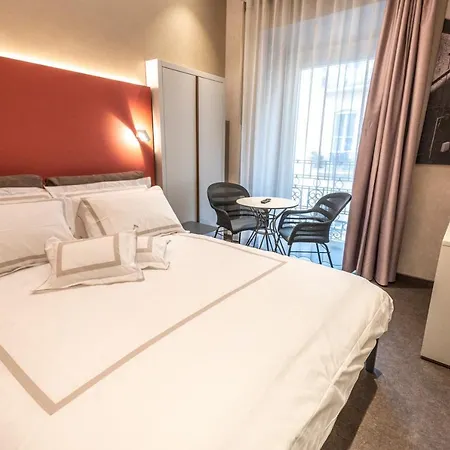 לינה וארוחת בוקר Il Divino 4*