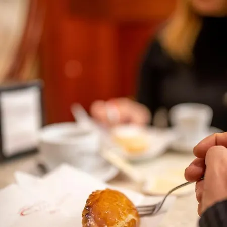 Il Divino לינה וארוחת בוקר 4*