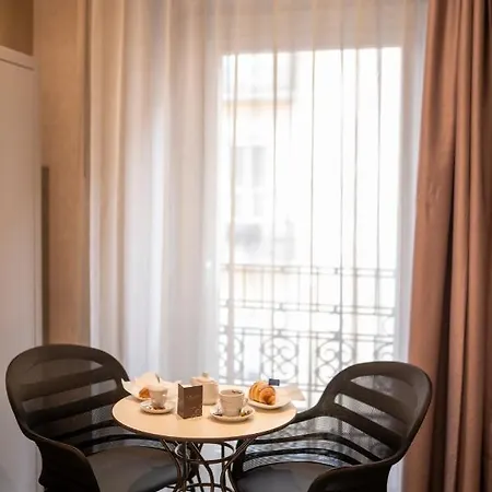 Oda ve Kahvaltı Il Divino Napoli